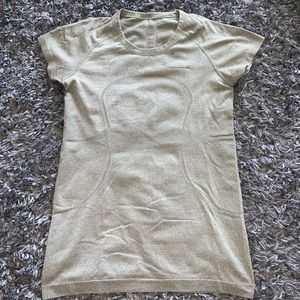 Lululemon swiftly tech short sleeve shirt size 8
